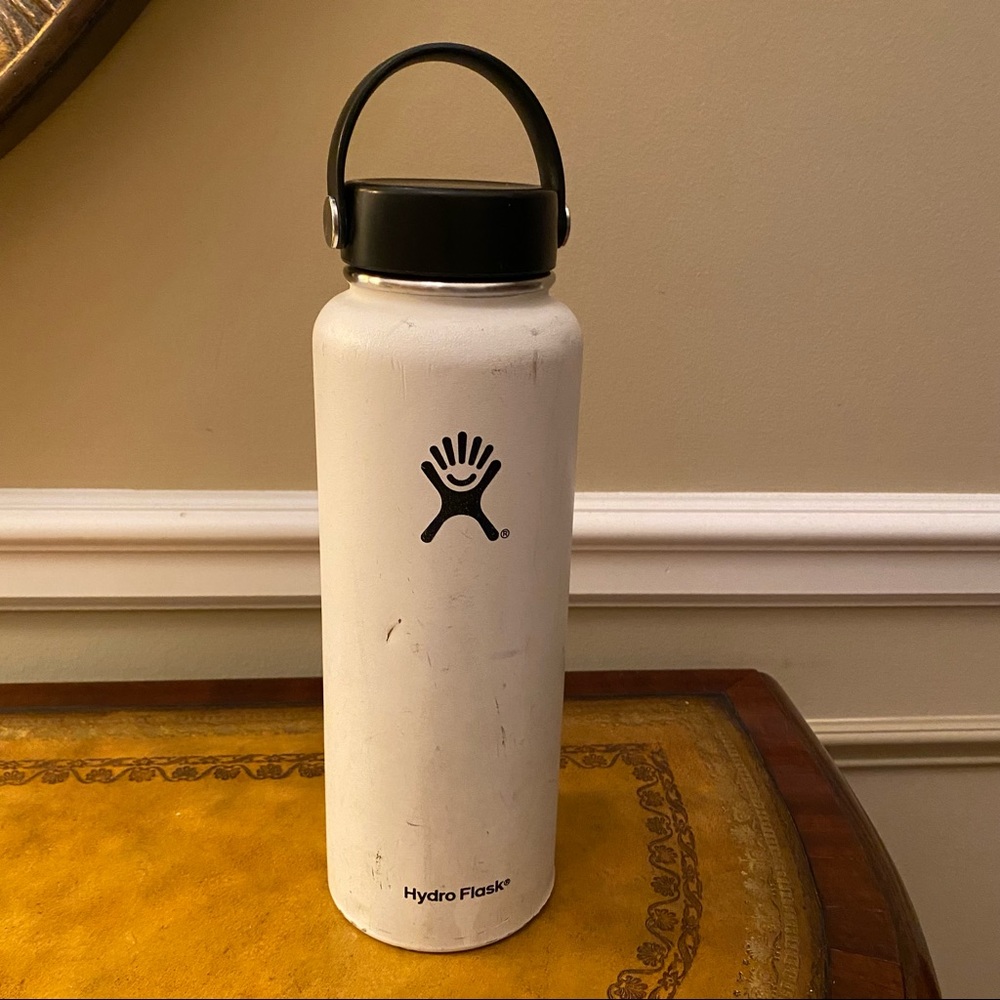 Hydro Flask 40 Ounce Wide Mouth Cap Water Bottle in White